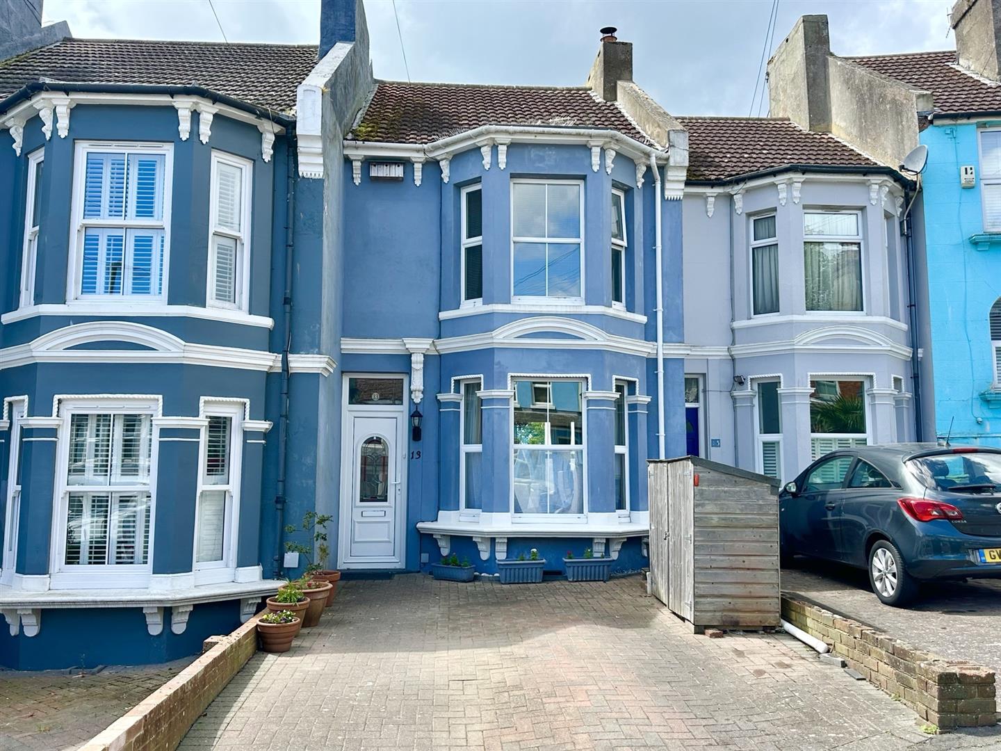2 bed property in Athelstan Road, Hastings